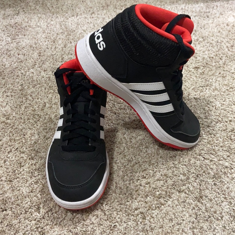 Adidas High Top Sneaker